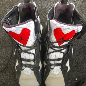 JORDAN TRUE FLIGHT BLACK VARSITY RED WOLF GREY